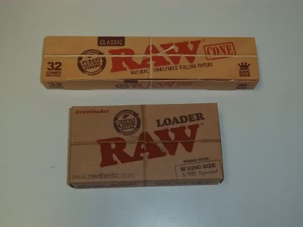 RAW Loader + 32 cones papper (cigarettpapper)