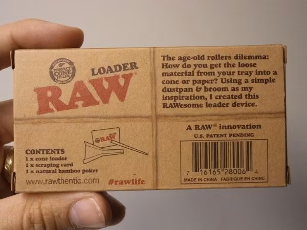 RAW Loader + 32 cones papper (cigarettpapper)