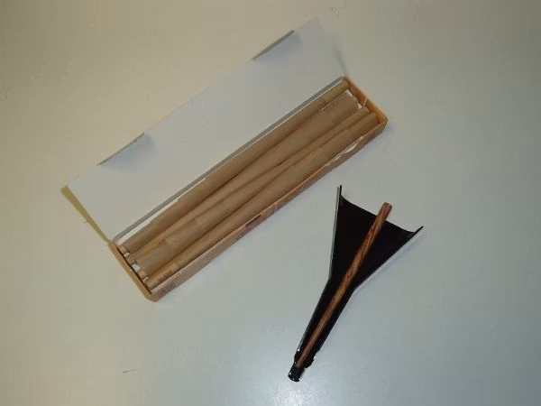 RAW Loader + 32 cones papper (cigarettpapper)