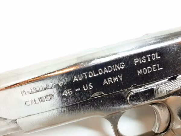 Colt M1911A1 Semi-automatic Pistol Replika