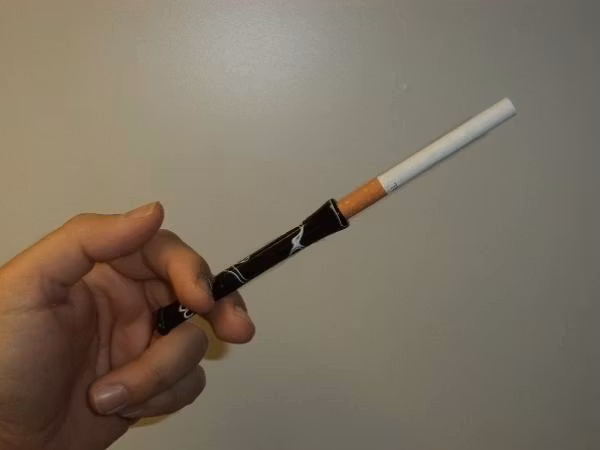 Cigarettmunstycke Acrylic by David Ross