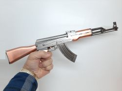 AK47 Mini-replika (storlek 1:2)