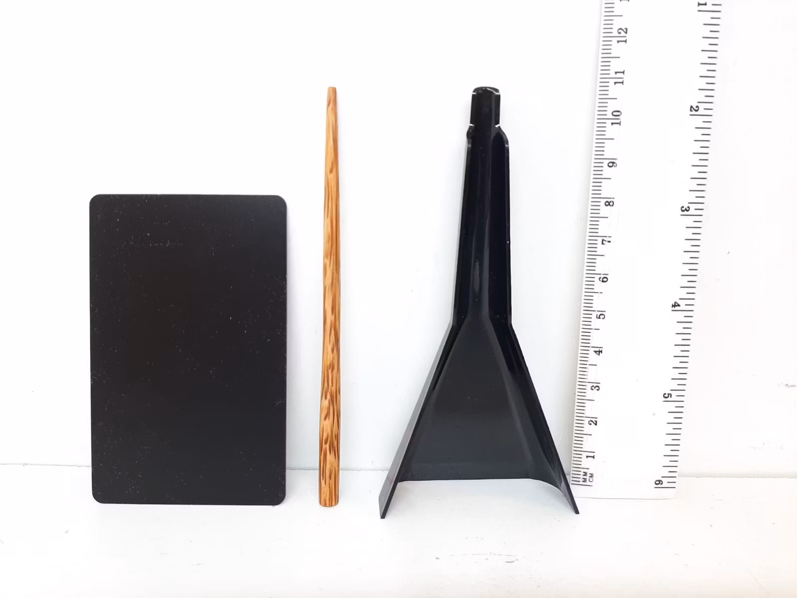 RAW Loader + 32 cones papper (cigarettpapper)