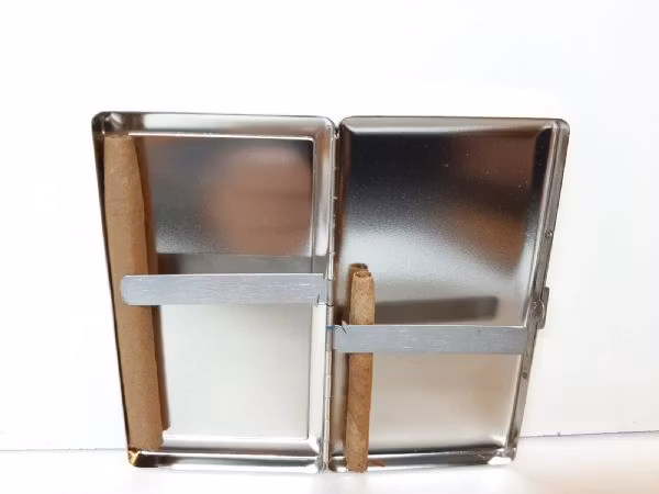 Cigarettetui Metall Holder
