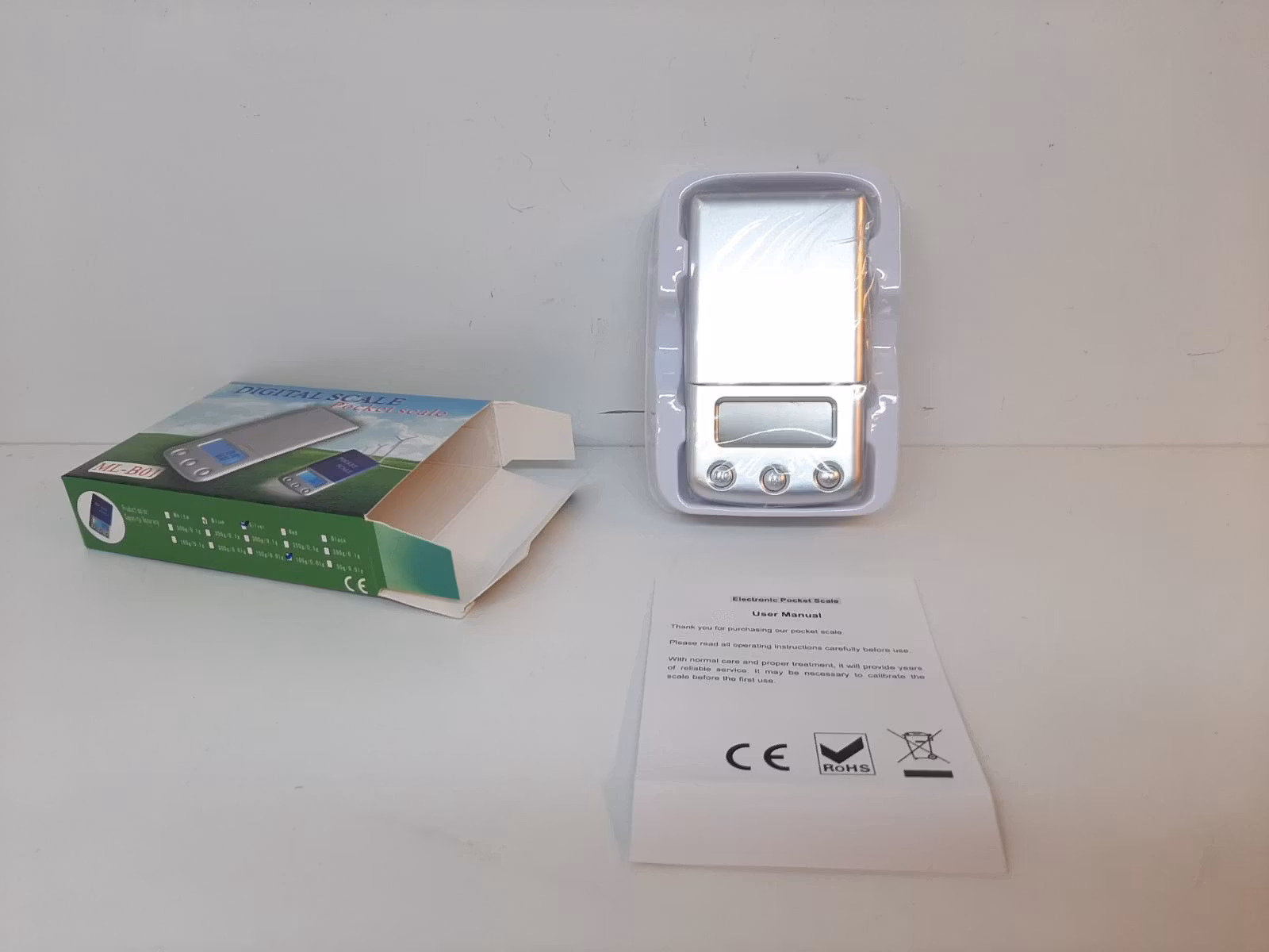 Digitalvåg (100 / 0.01 gram) + 4 vikter