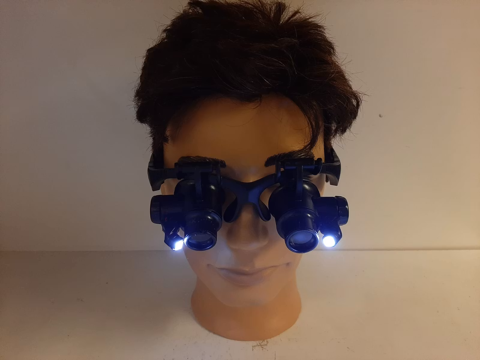 Förstoringsglasögon (10x , 15x , 20x , 25x) + LED