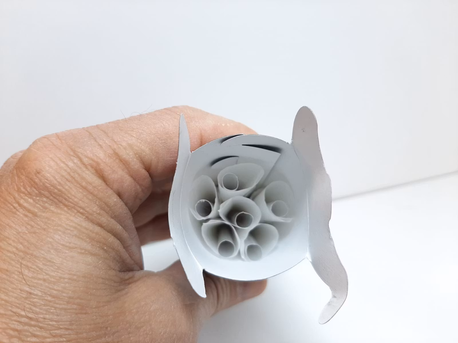 CONES: Färdigrullade koniska papper (3 x 12 st) + tillbehör