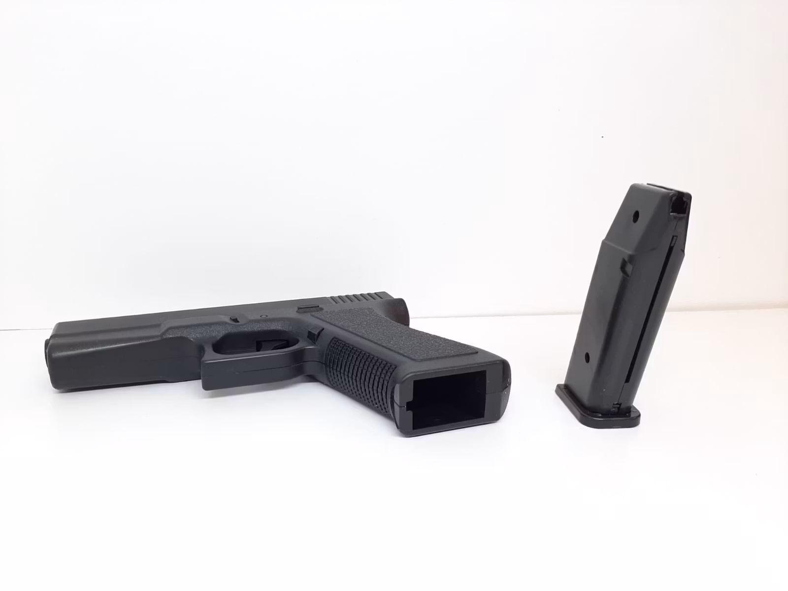 Soft Air Gun "Glock" Plast (Air Soft)