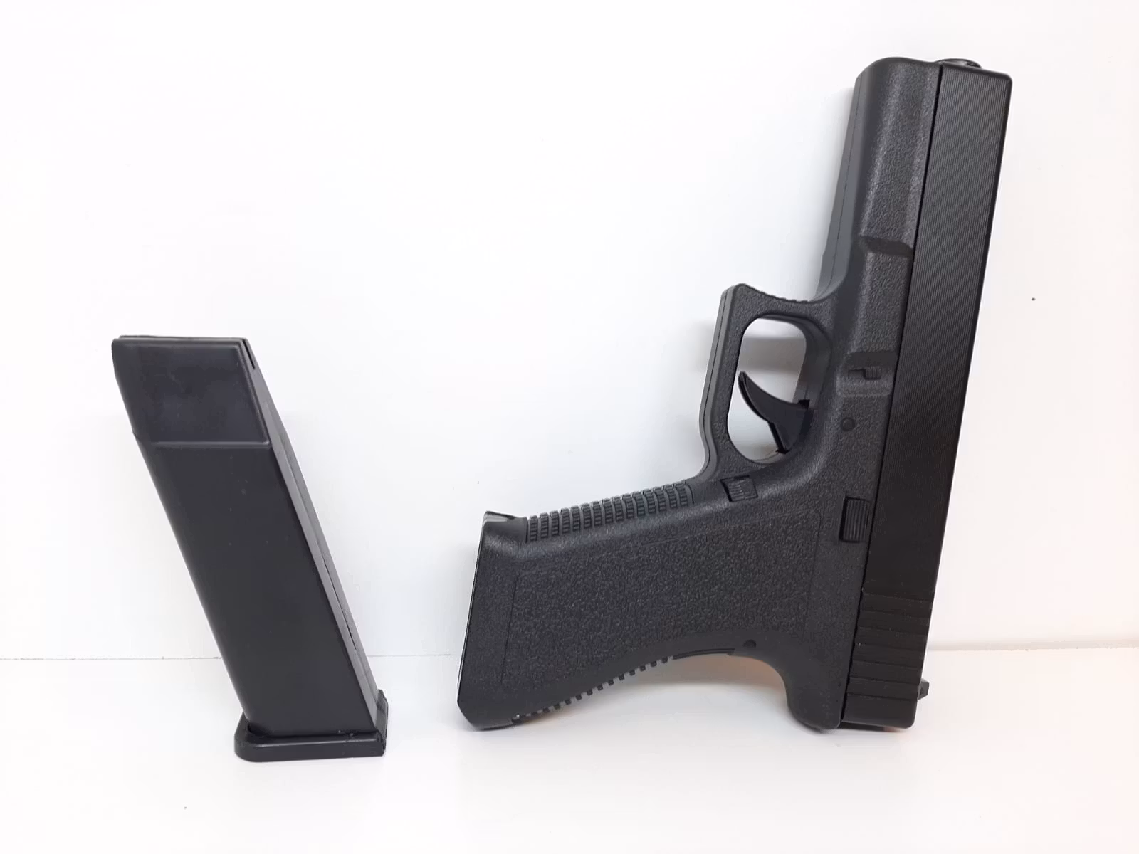 Soft Air Gun "Glock" Plast (Air Soft)
