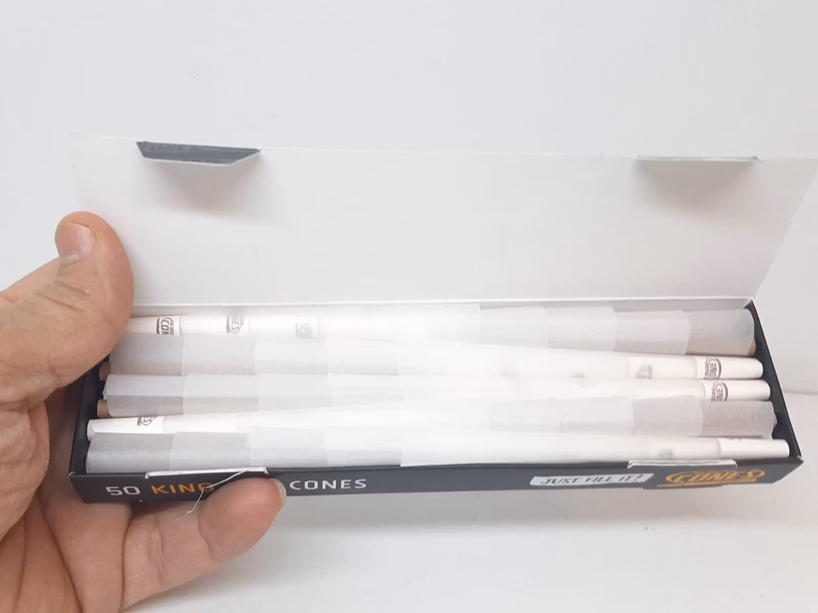 CONES: Färdigrullade koniska papper (1 x 50 st) + tillbehör