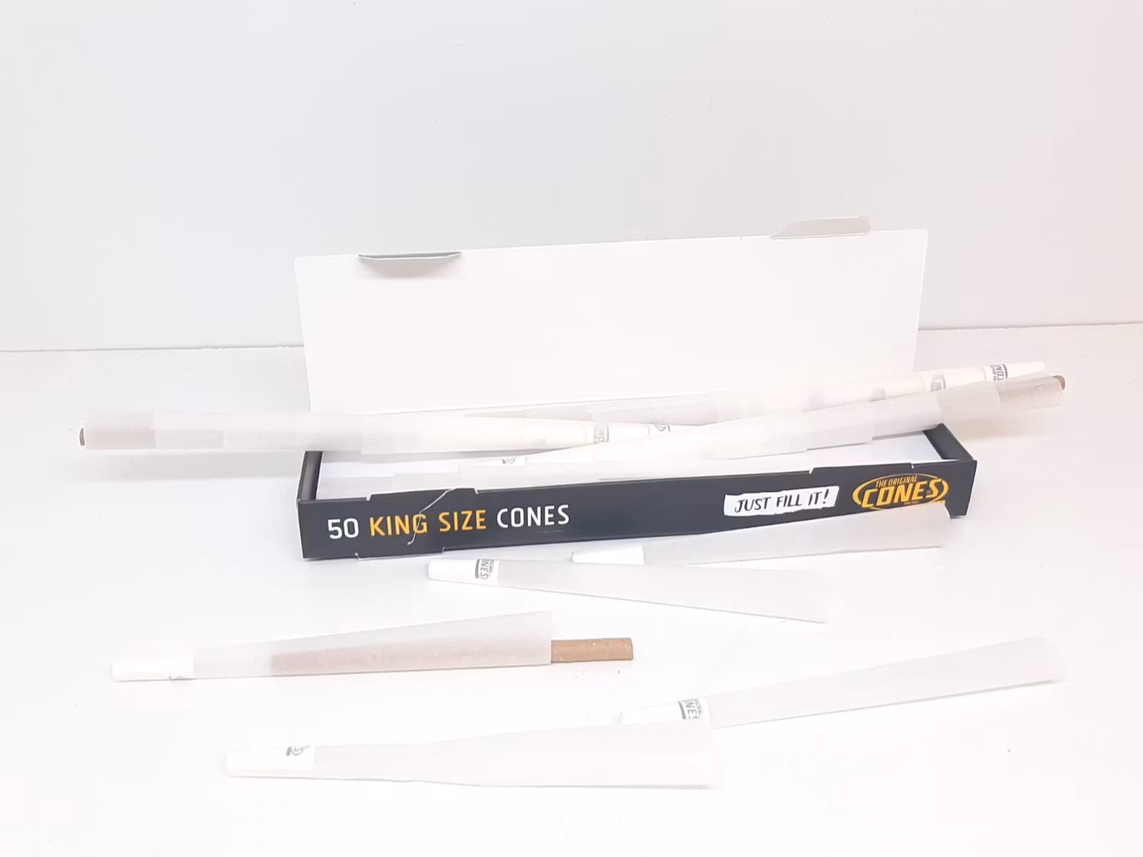 CONES: Färdigrullade koniska papper (1 x 50 st) + tillbehör