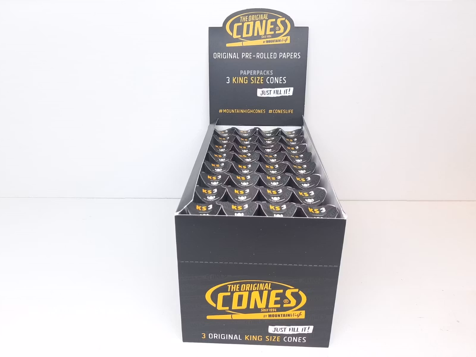 DISPLAY: Cones Färdigrullade koniska papper (32 förpackningar)