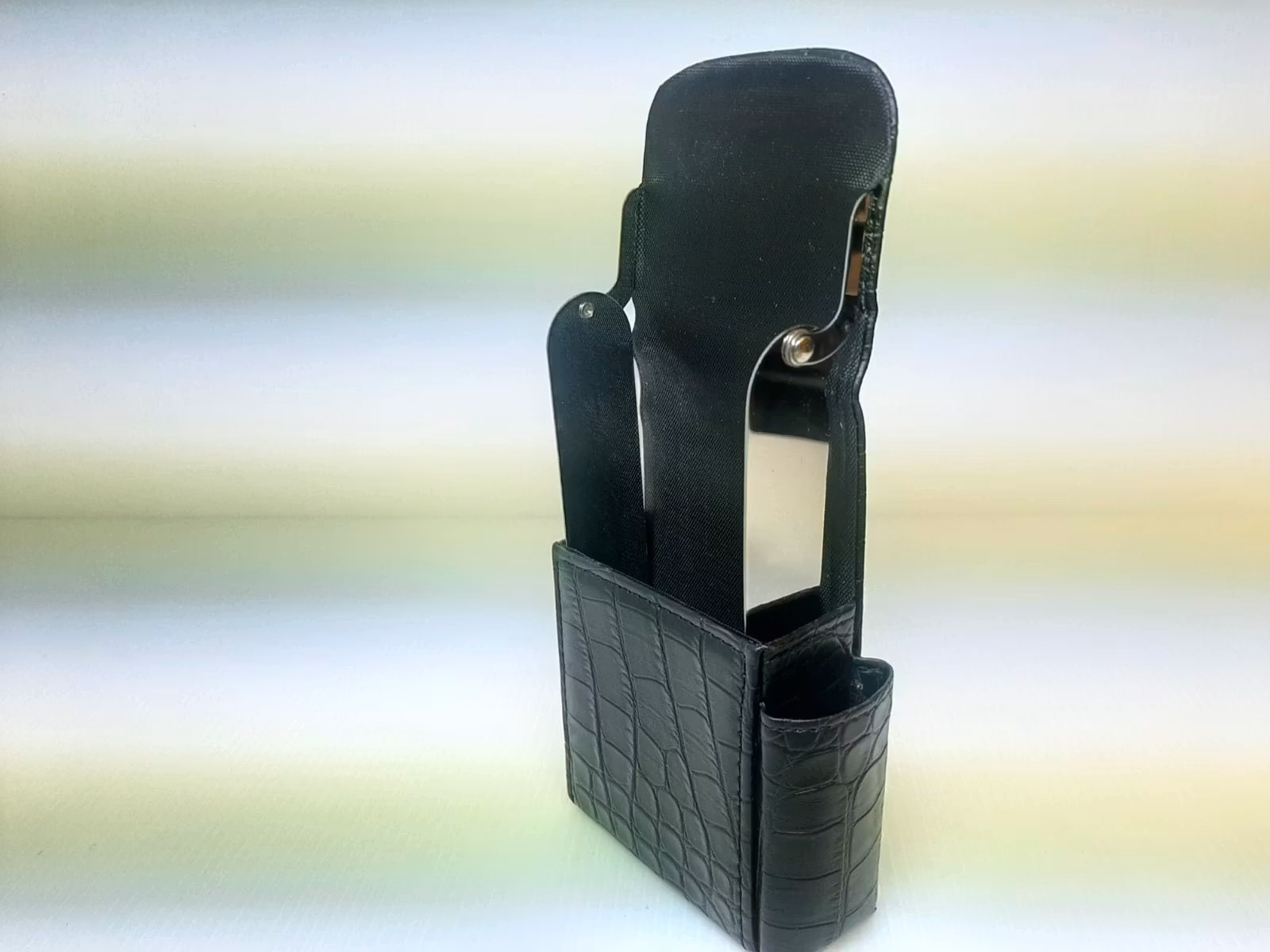 Cigarettetui + BIC Tändare