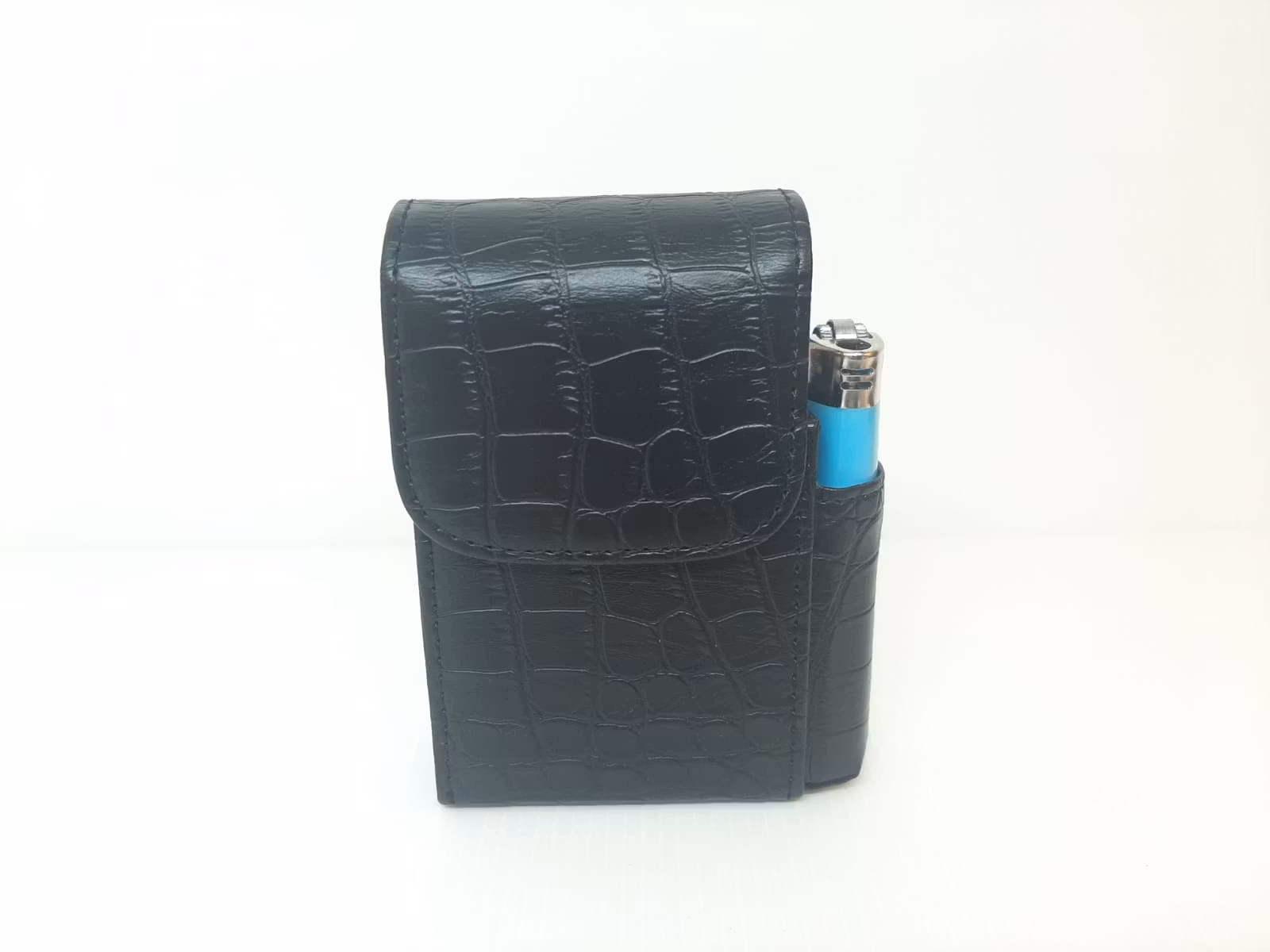 Cigarettetui + BIC Tändare