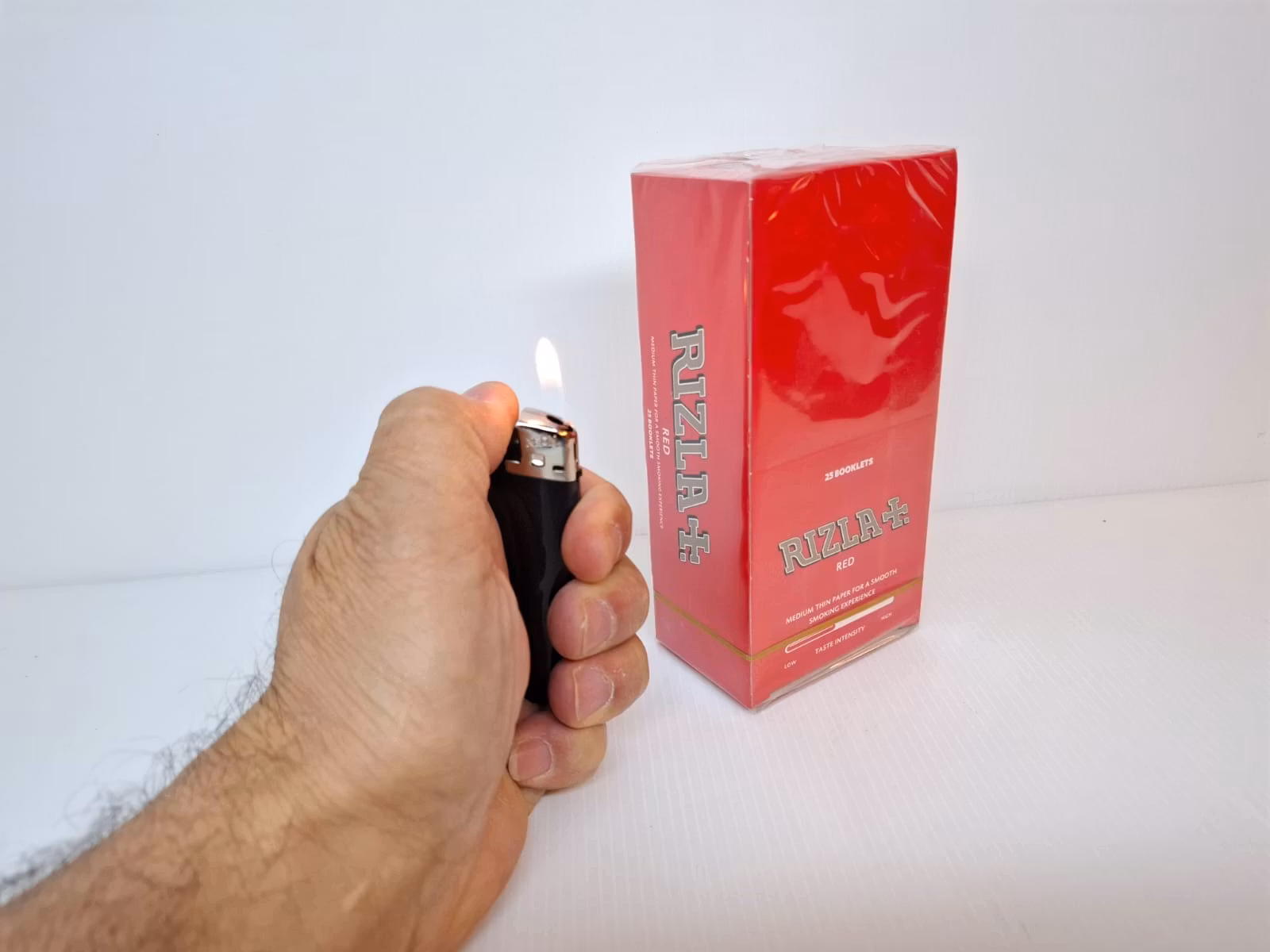 DISPLAY: Rizla Röd Mini Dubbel (cigarettpapper)