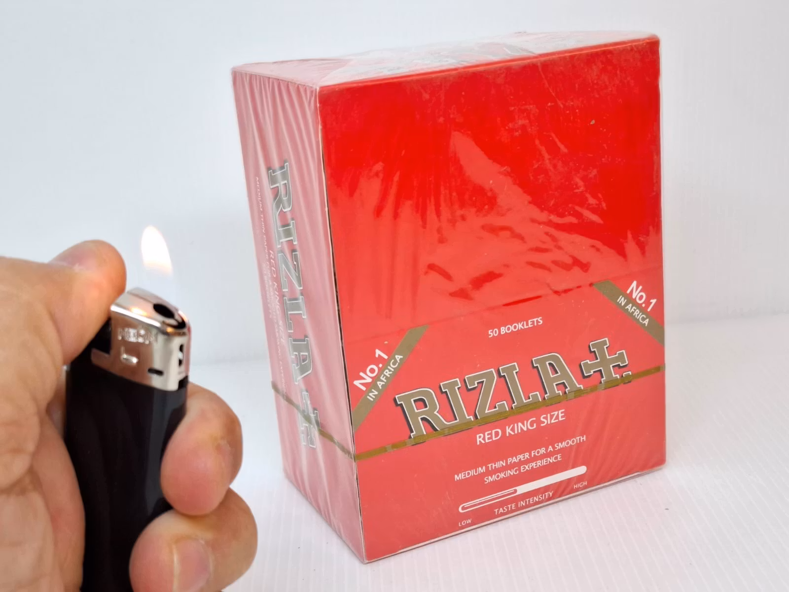 Rizla Röd Kingsize Slim rullpapper (8 förpackningar)