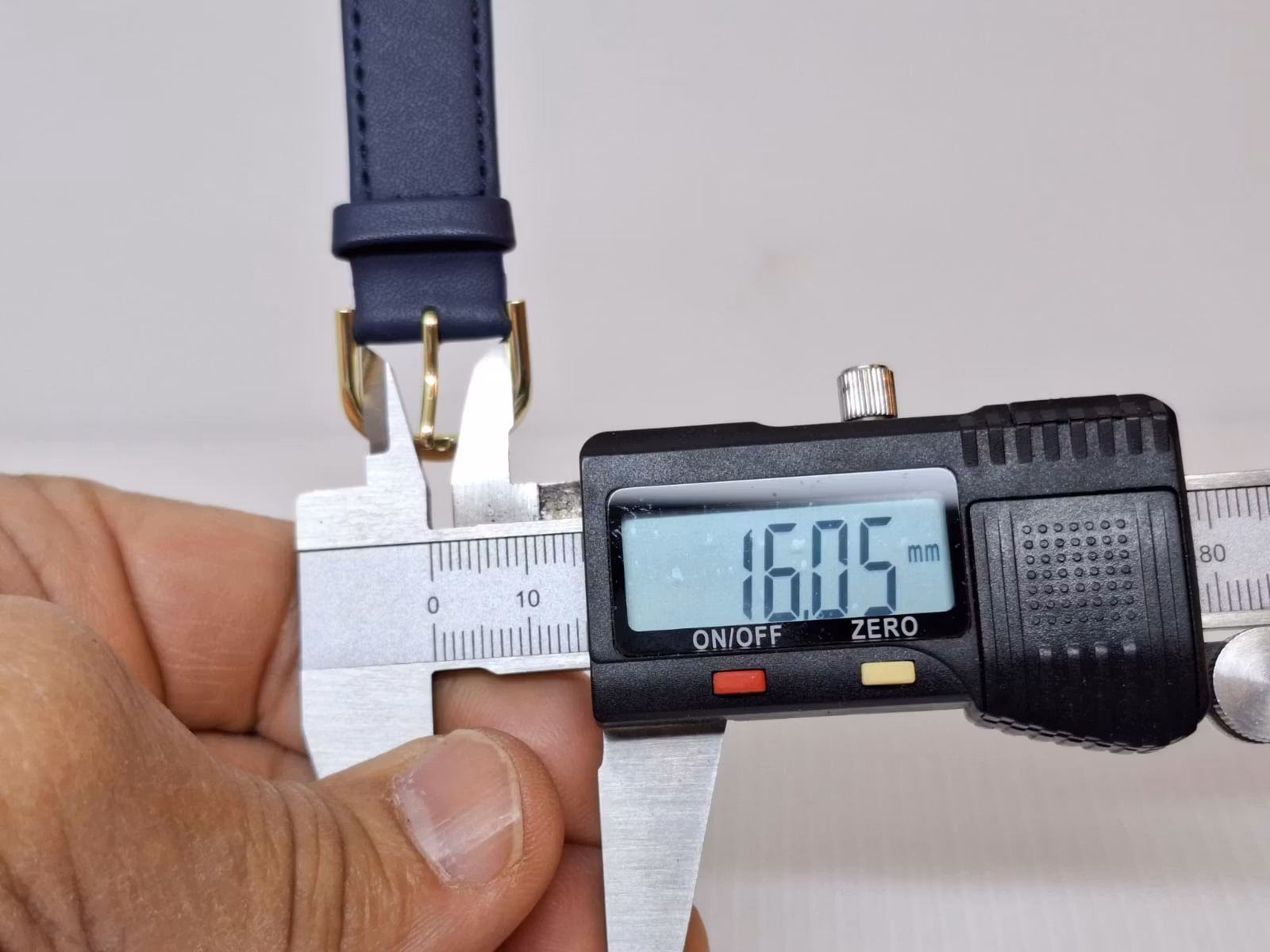 Armband MARINBLÅ KALVSKINN (18 mm)