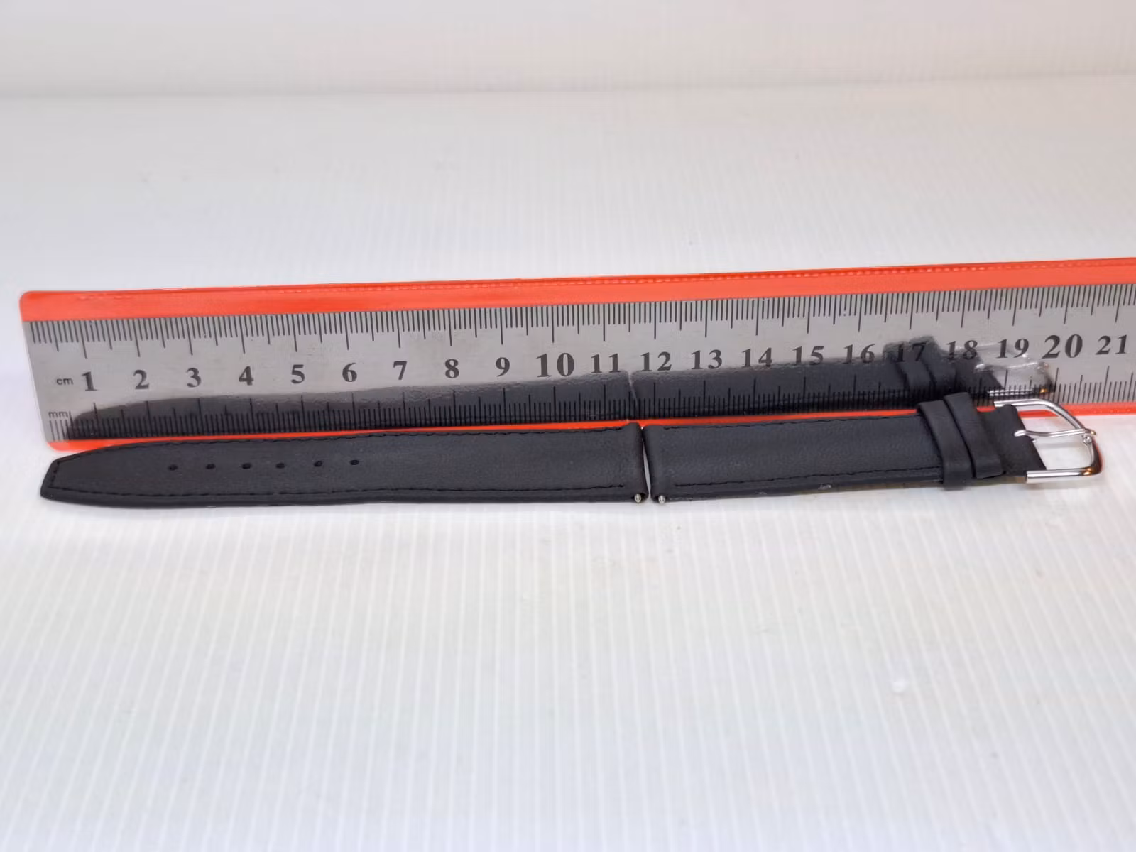 Armband SVART KALVSKINN (24 mm)