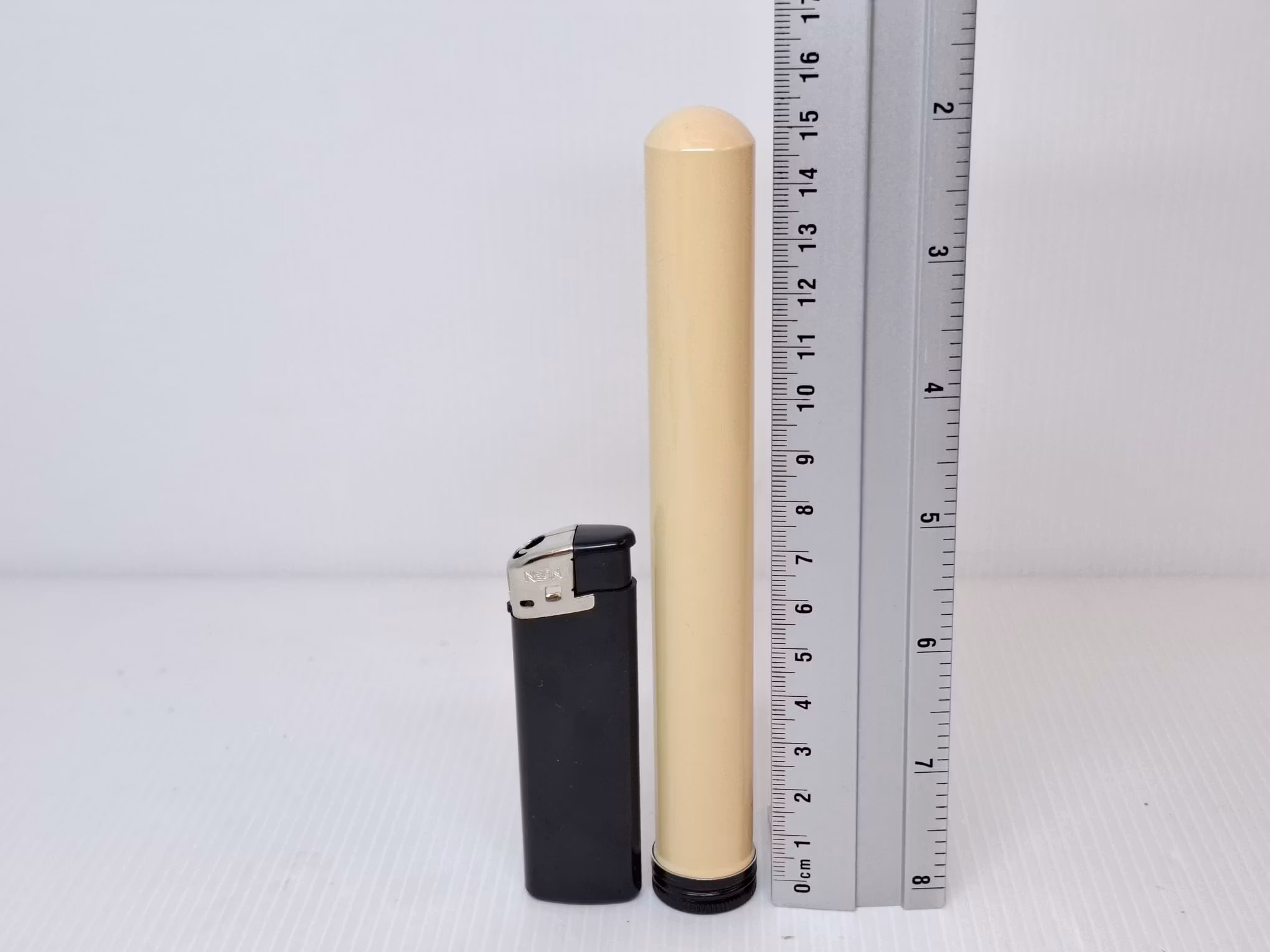 CONES: Färdigrullade koniska papper (3 x 3st) + tillbehör