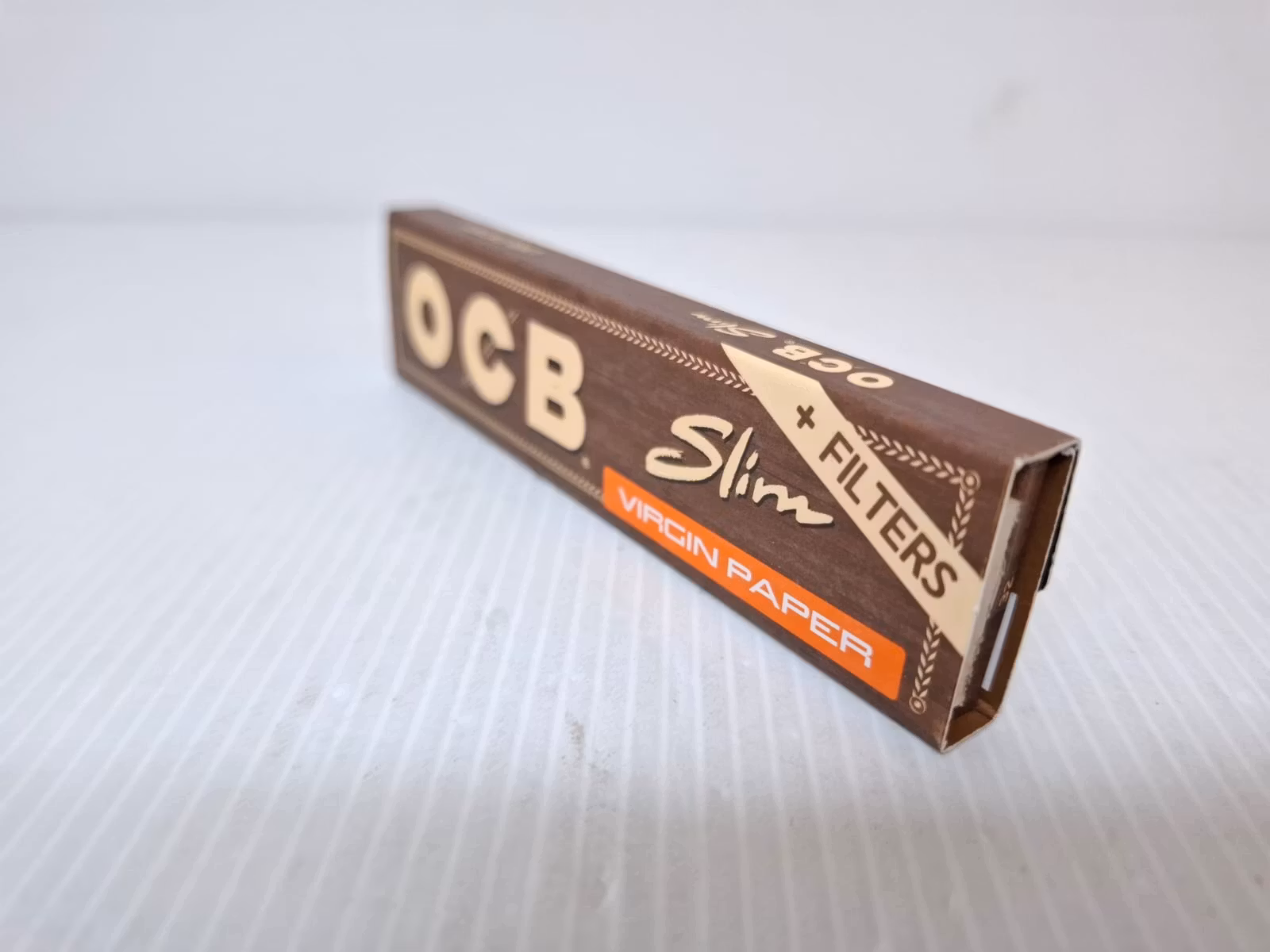 DISPLAY: OCB Kingsize Slim Unbleached + Filter