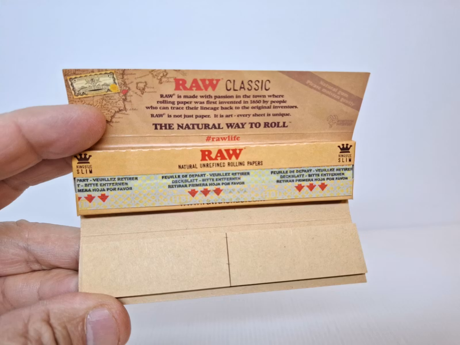 DISPLAY: RAW Kingsize Slims + Filter