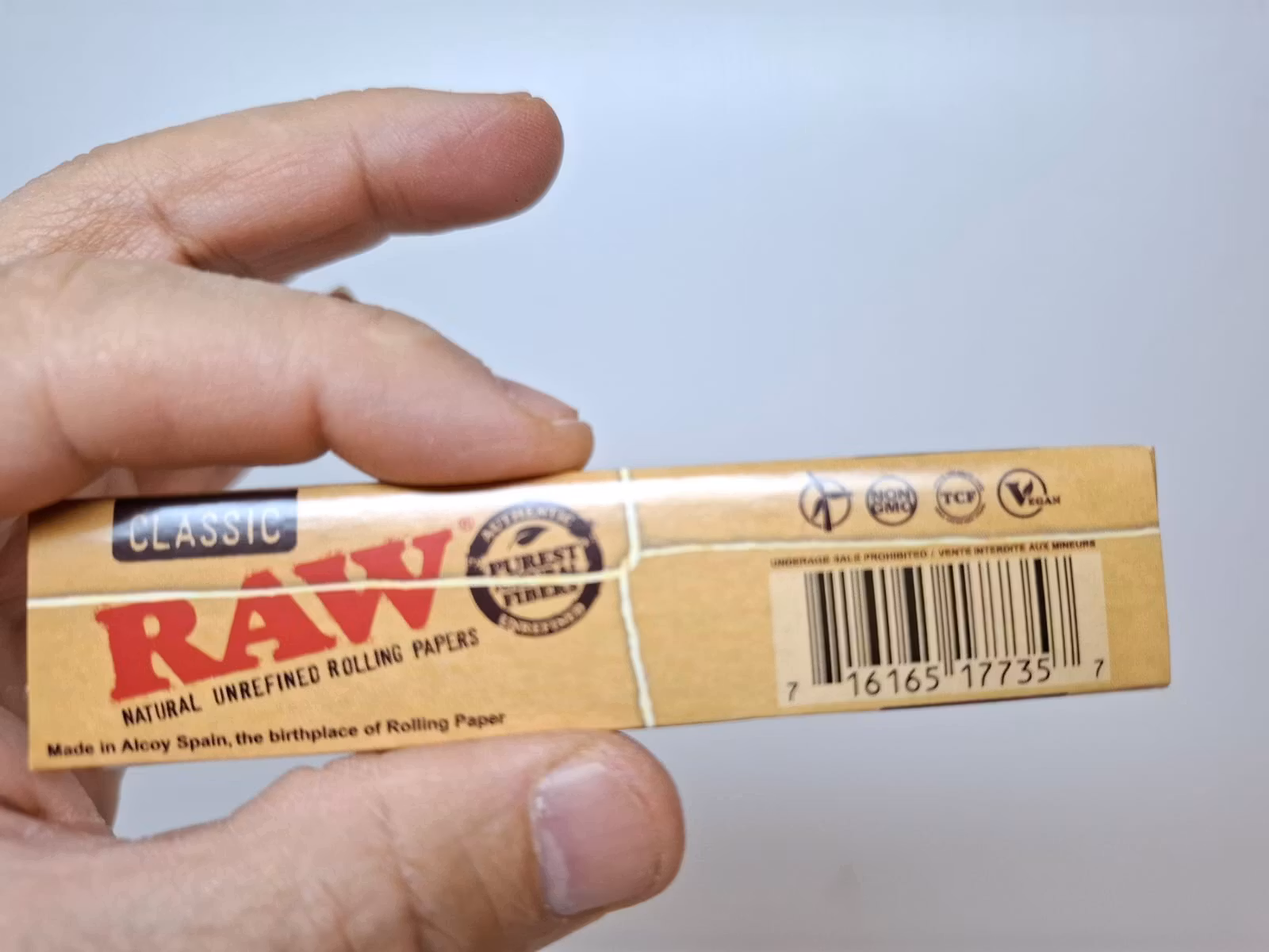 DISPLAY: RAW Kingsize Slim