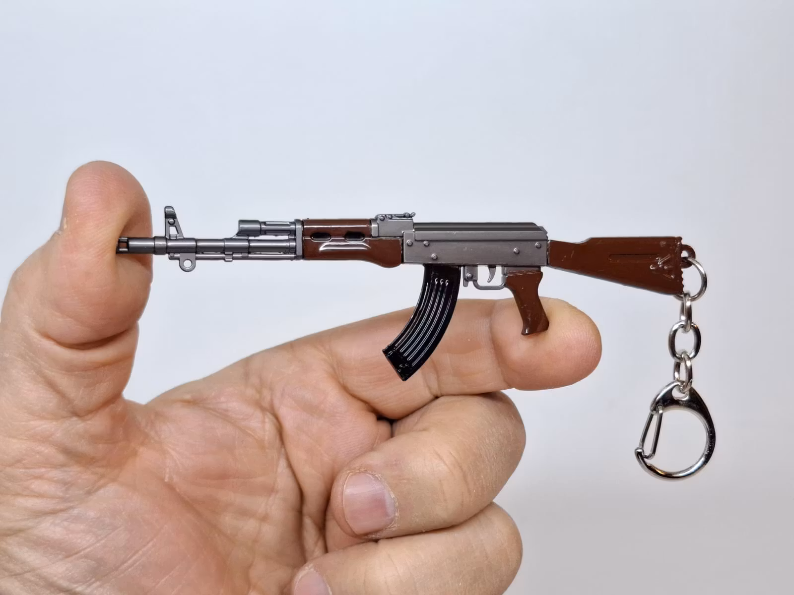 Nyckelring: AK47 miniatyr (plast)