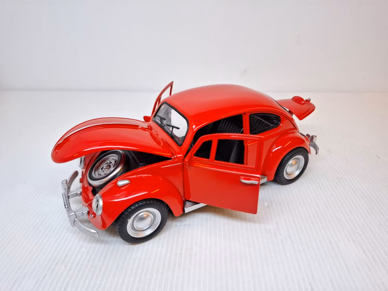 Modellbil Volkswagen Beetle (VW) - Skala 1:18