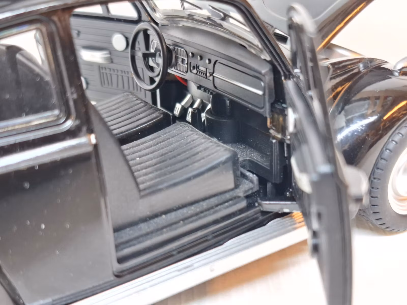 Modellbil Volkswagen Beetle (VW) - Skala 1:18