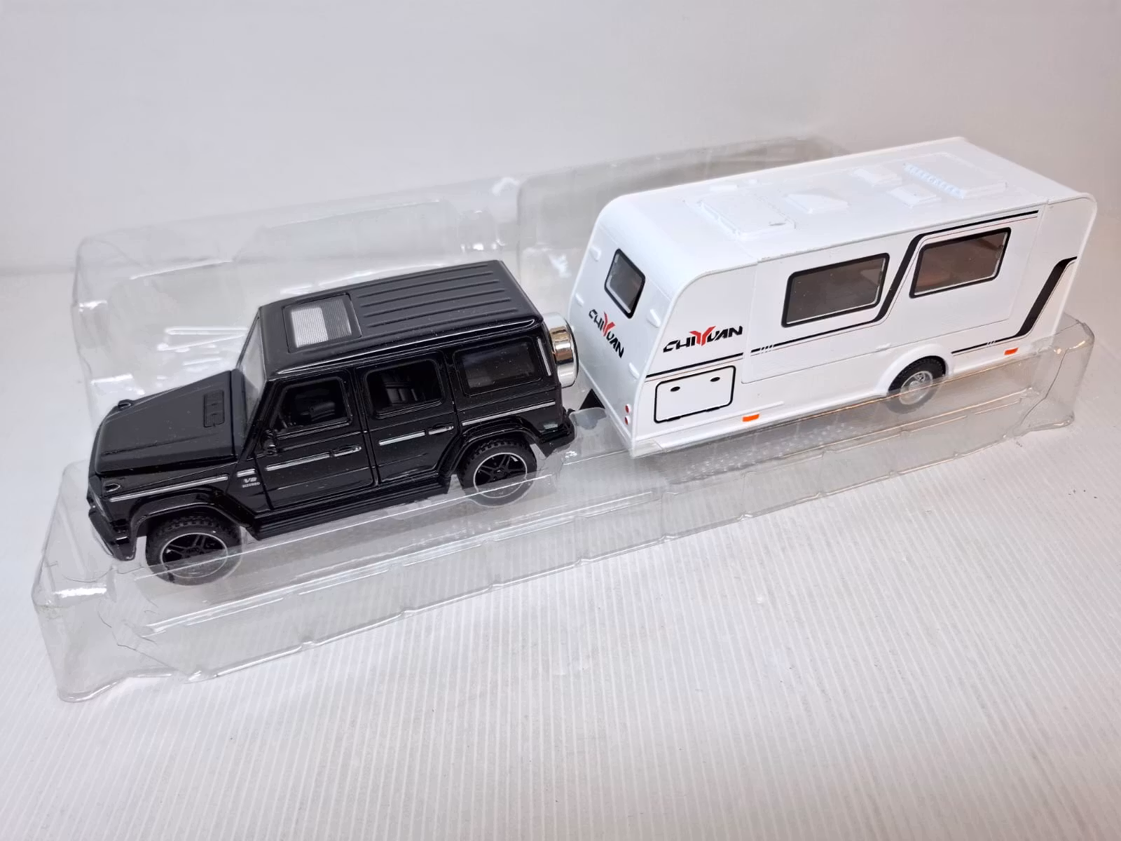 Modellbil + Husvagn (Skala 1:32) Diecast