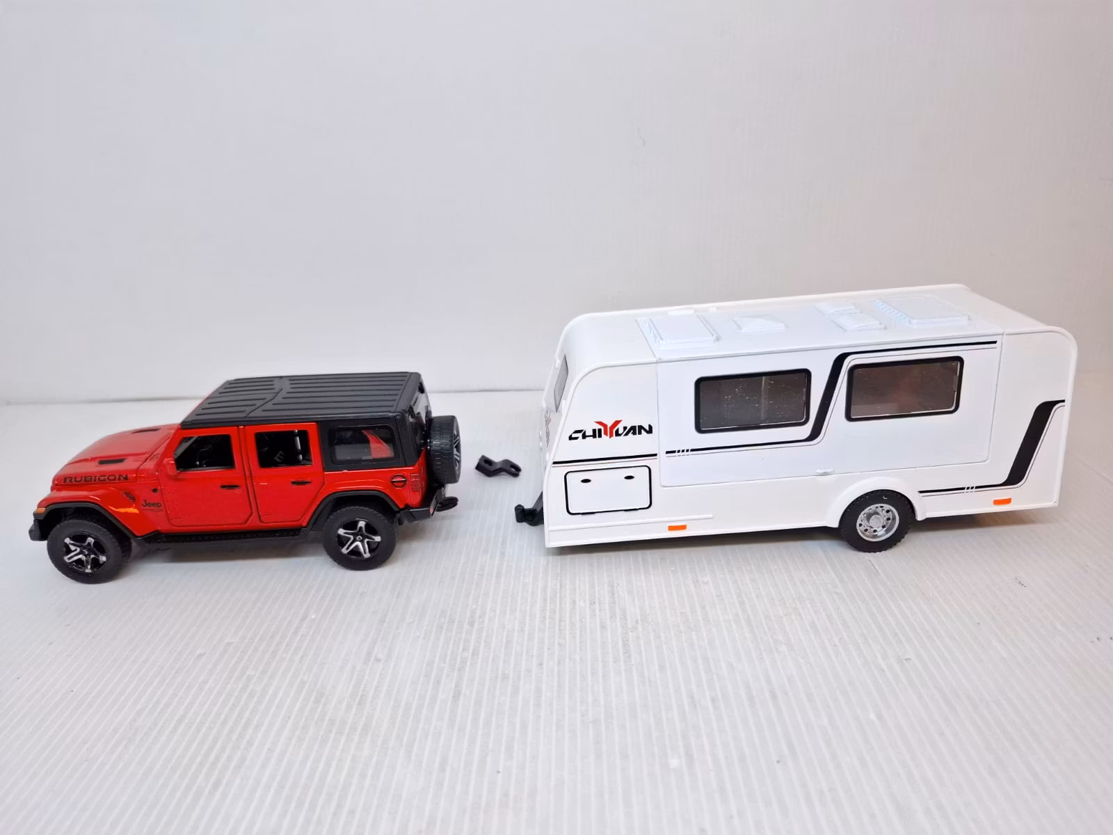 Modellbil + Husvagn (Skala 1:32) Diecast