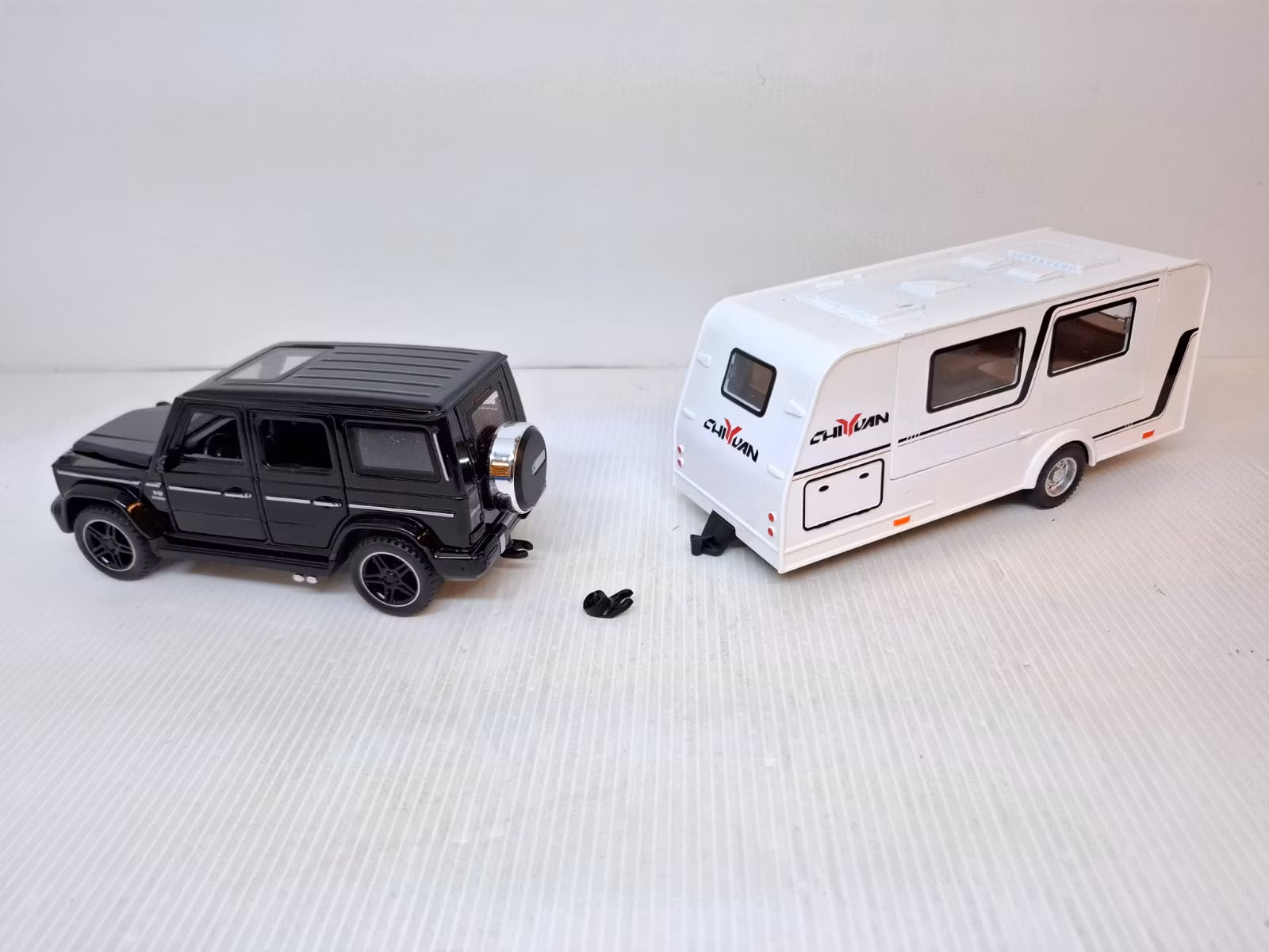 Modellbil + Husvagn (Skala 1:32) Diecast