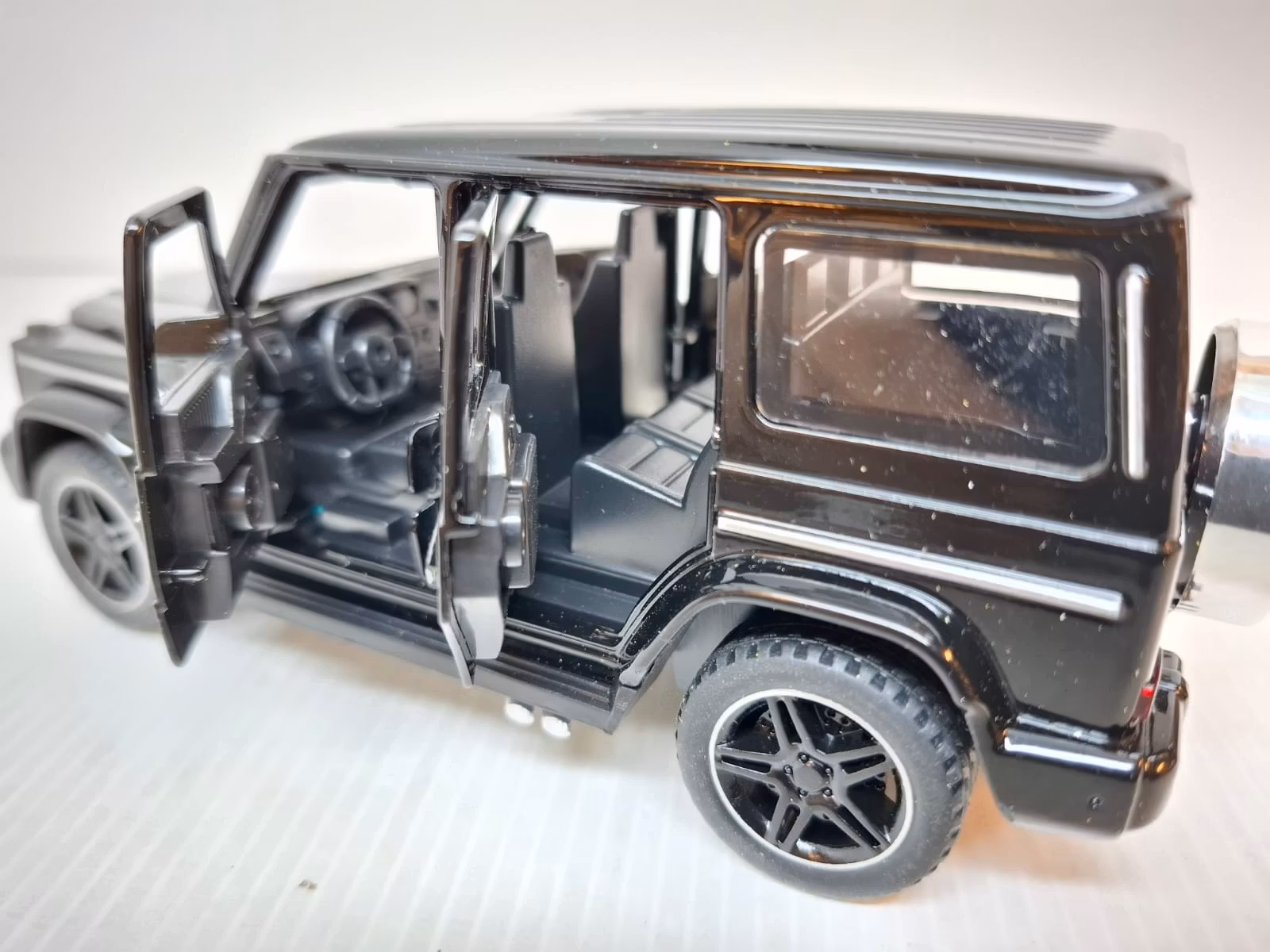 Modellbil + Husvagn (Skala 1:32) Diecast