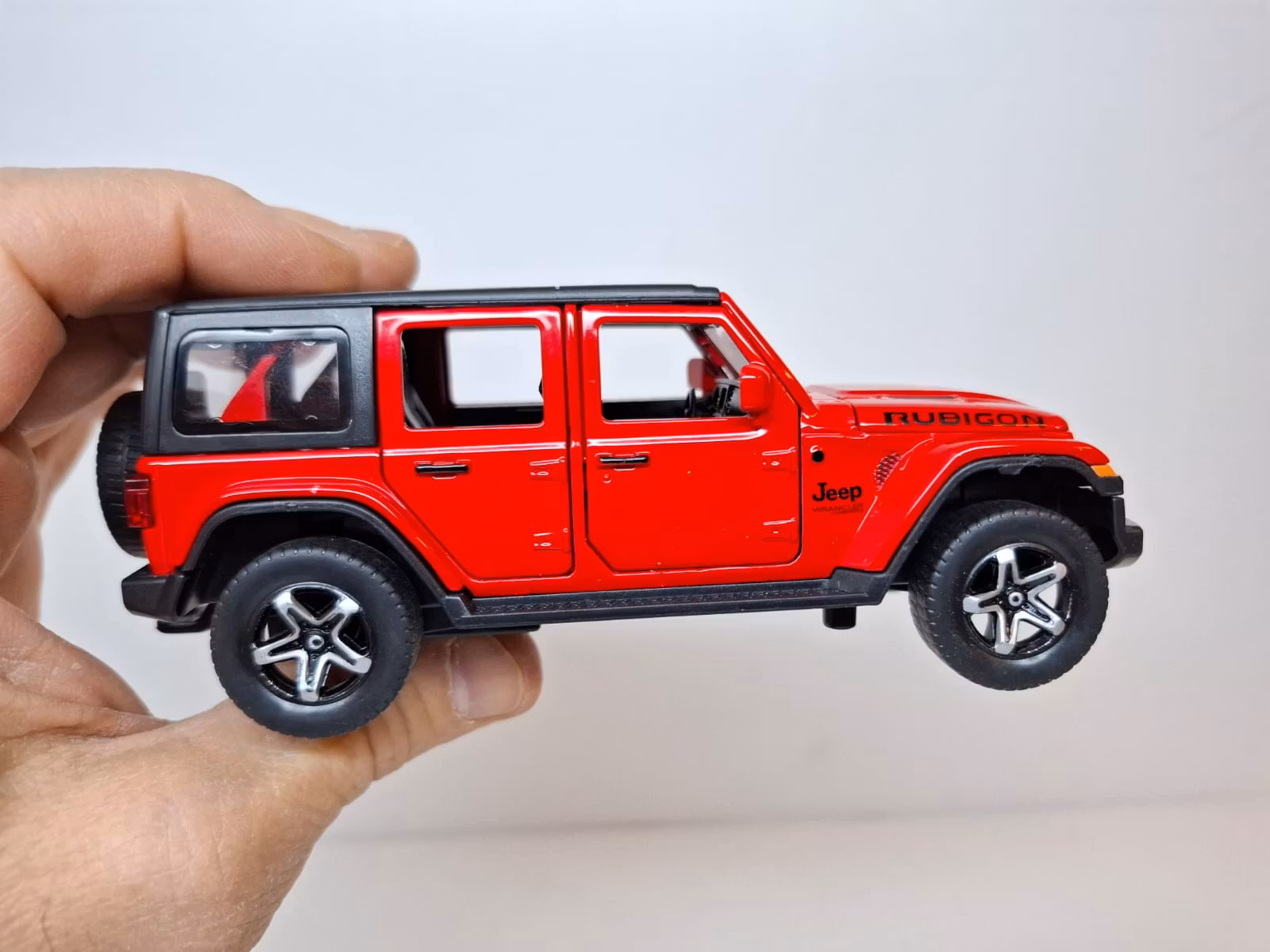 Modellbil + Husvagn (Skala 1:32) Diecast