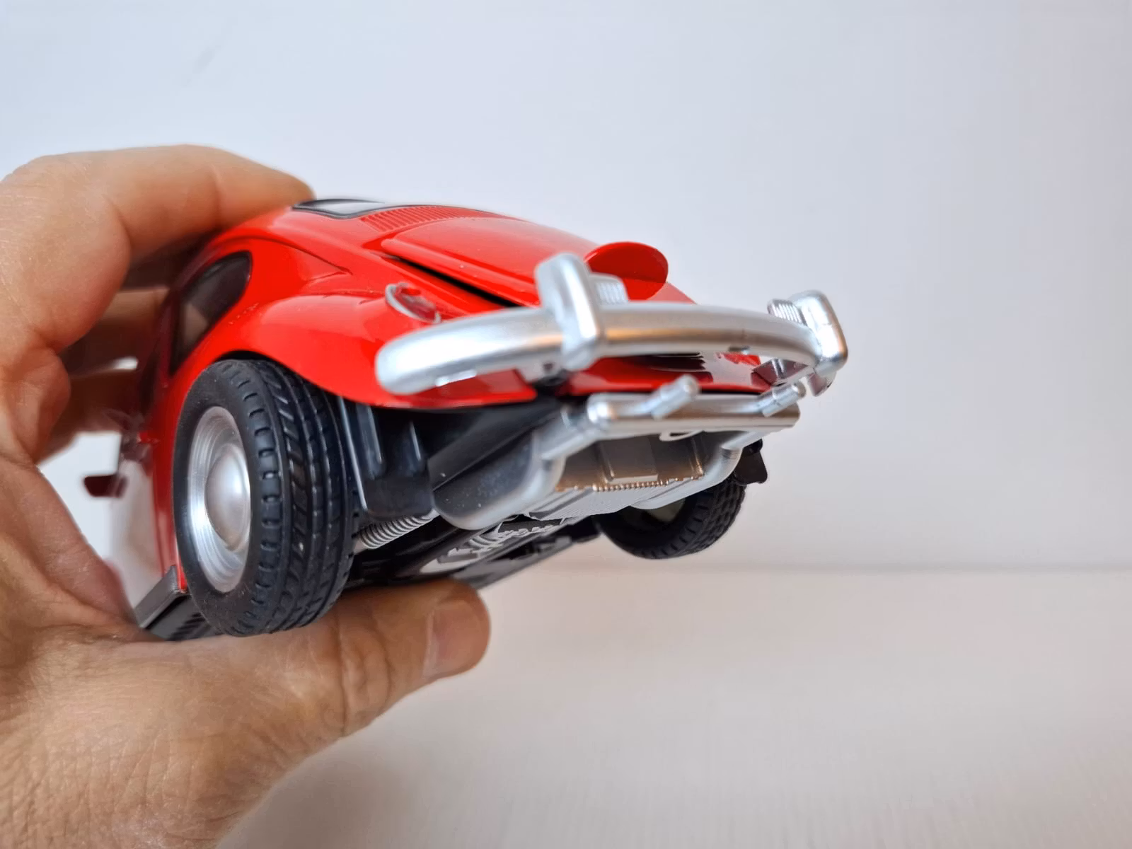 Modellbil Volkswagen Beetle (VW) - Skala 1:18