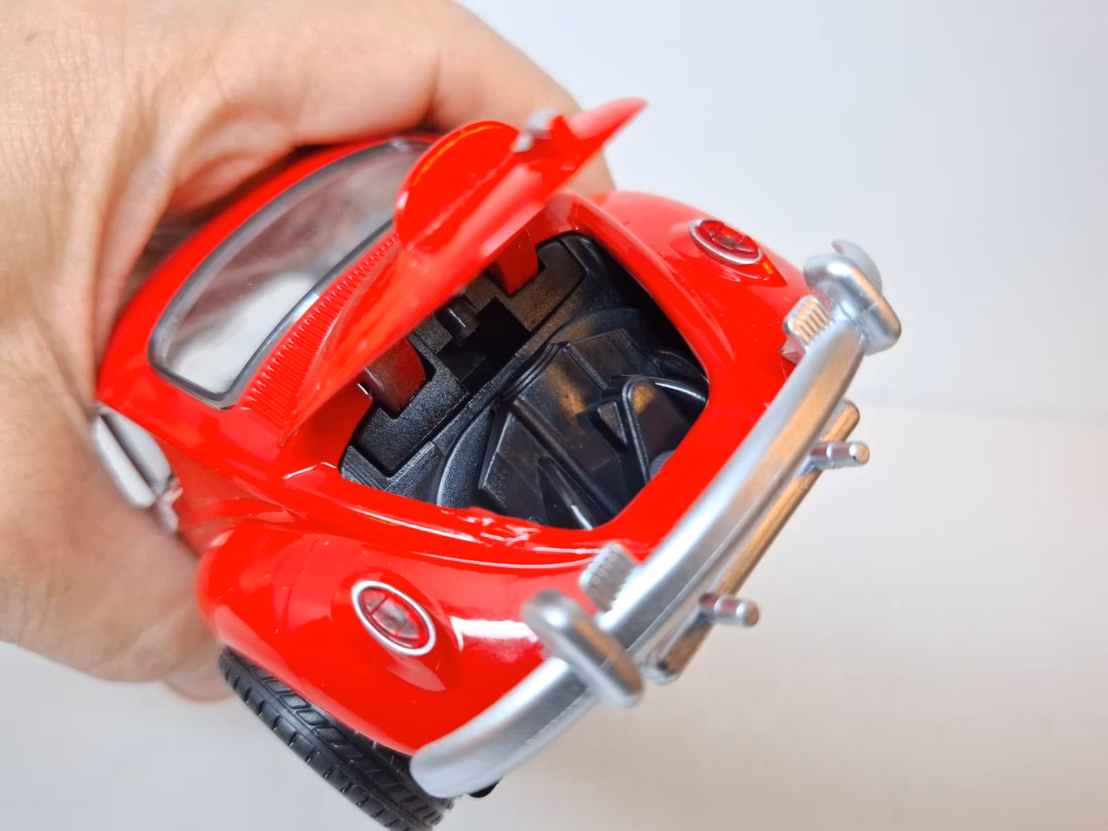 Modellbil Volkswagen Beetle (VW) - Skala 1:18
