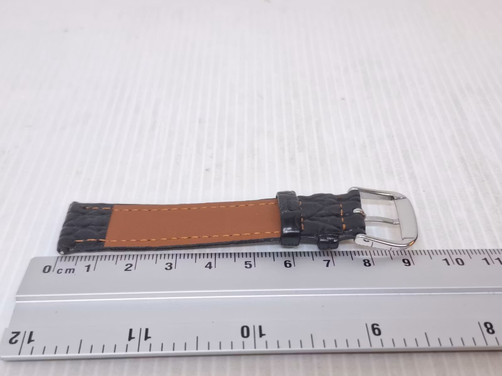 Armband SVART "KROKODIL" (18 mm)