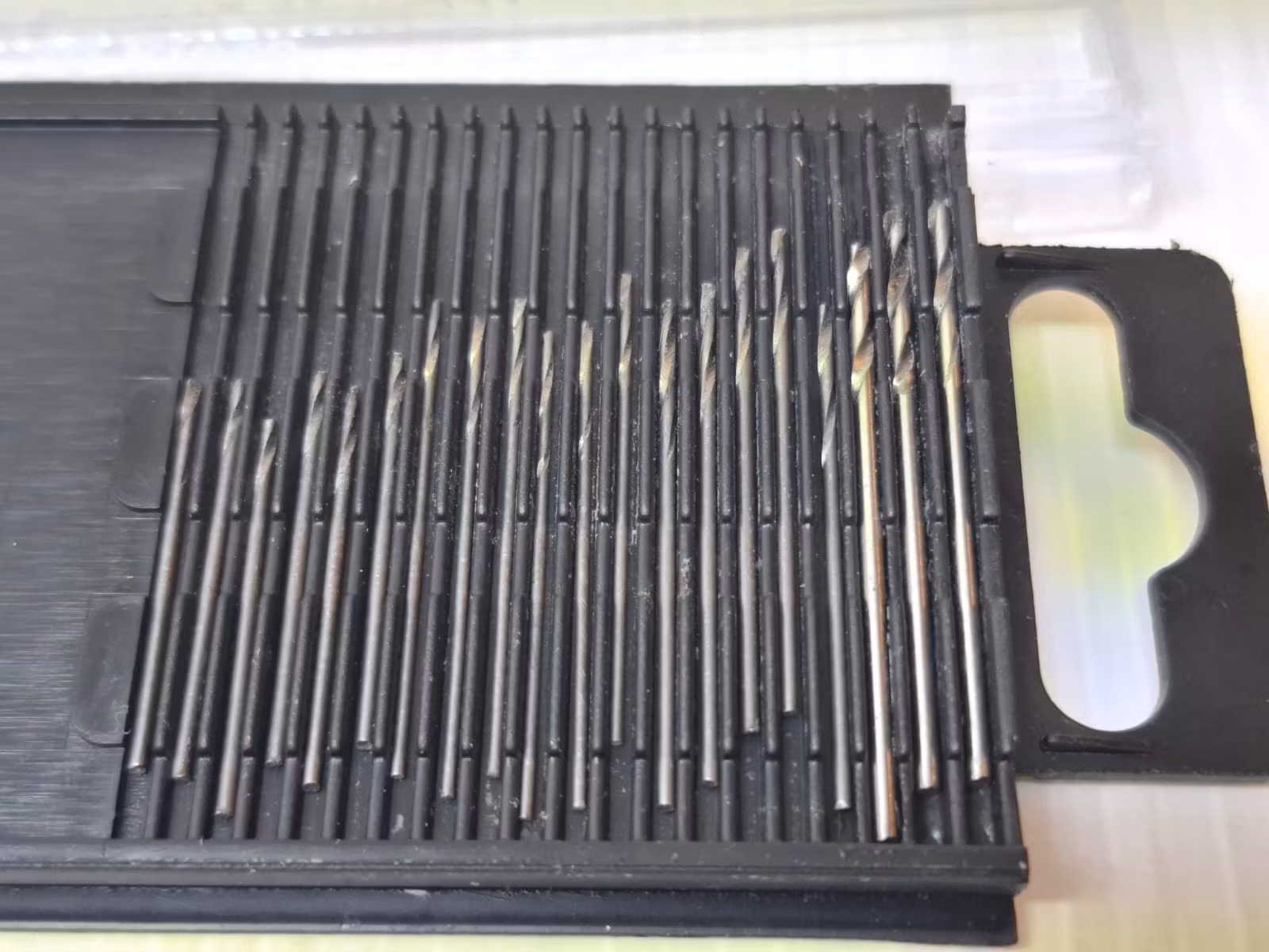Borrsats: 20 st borrar (0.3 - 1.6 mm)