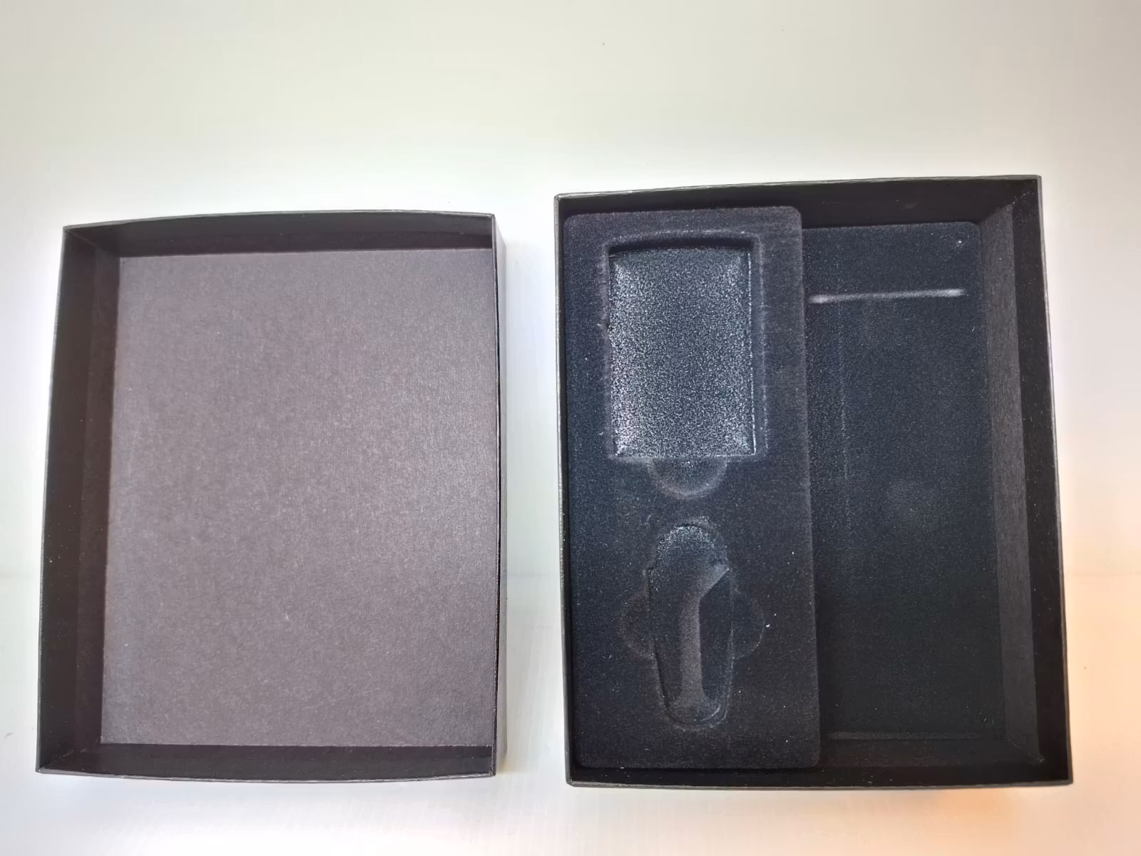 Presentförpackning ZIPPO + tillbehör