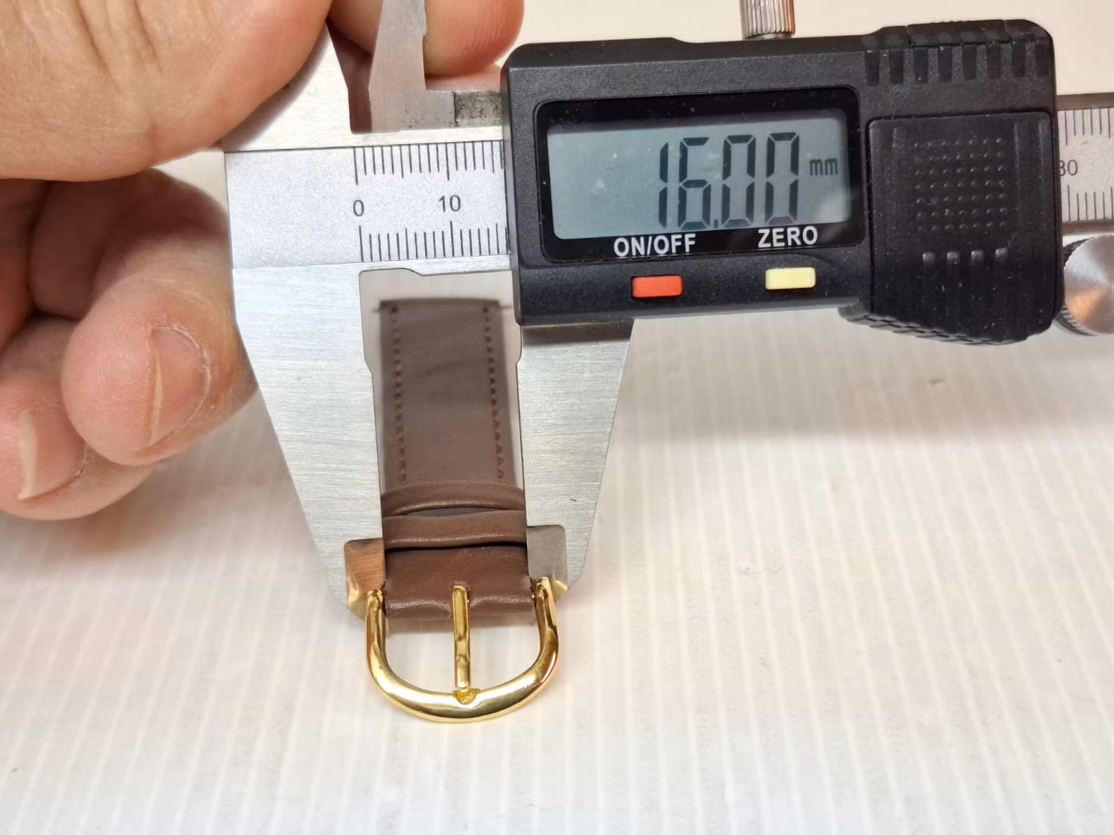 Armband BRUN KALVSKINN (18 mm)