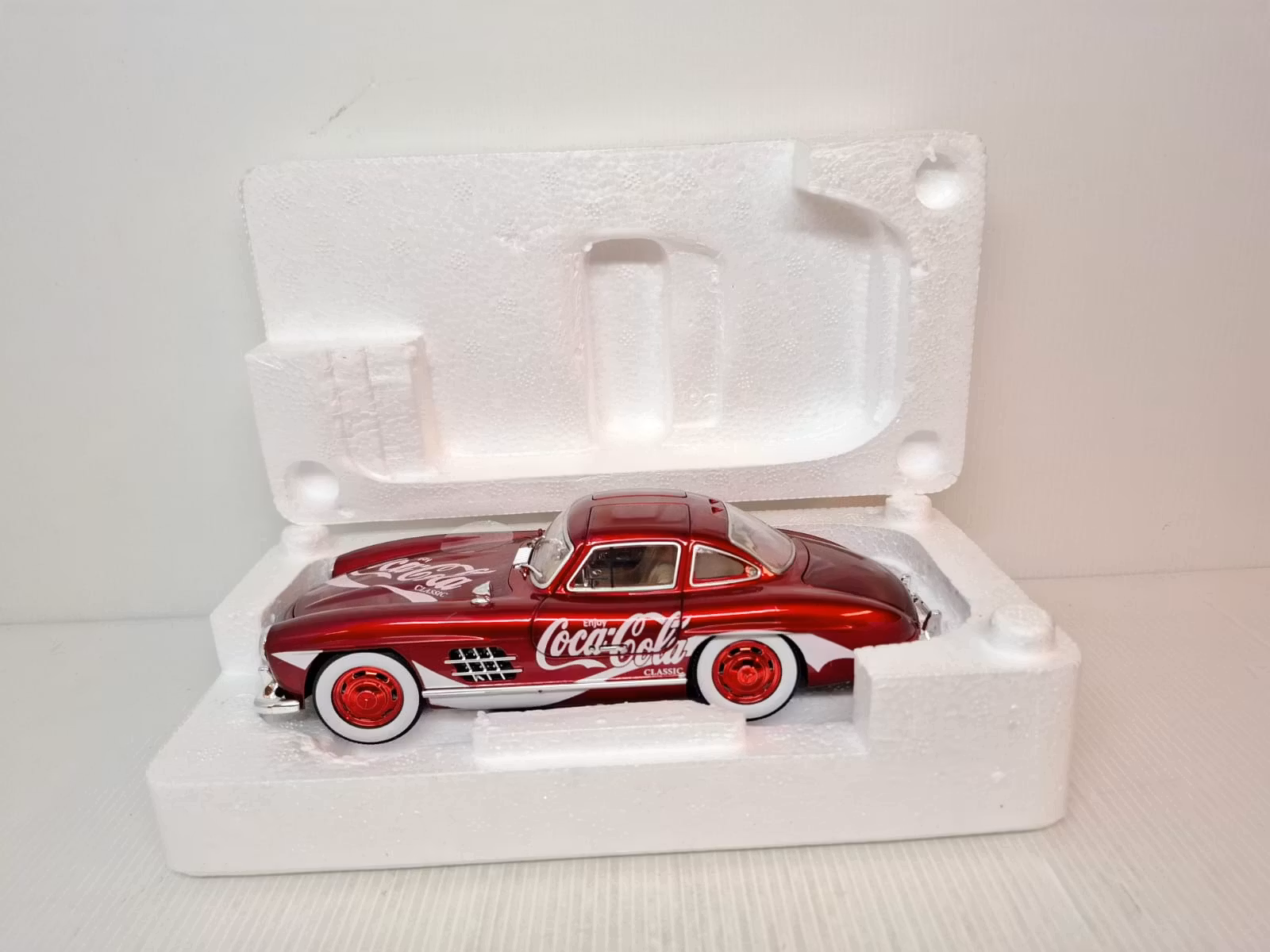 Modellbil Coca-Cola Mercedes-Benz 300 SL - Skala 1:24