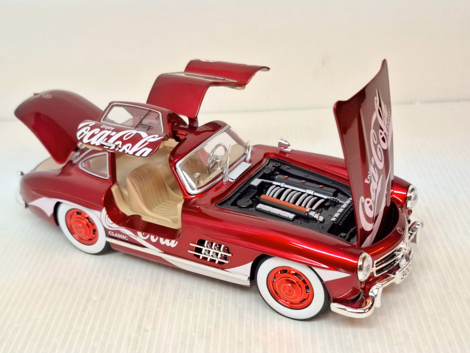 Modellbil Coca-Cola Mercedes-Benz 300 SL - Skala 1:24
