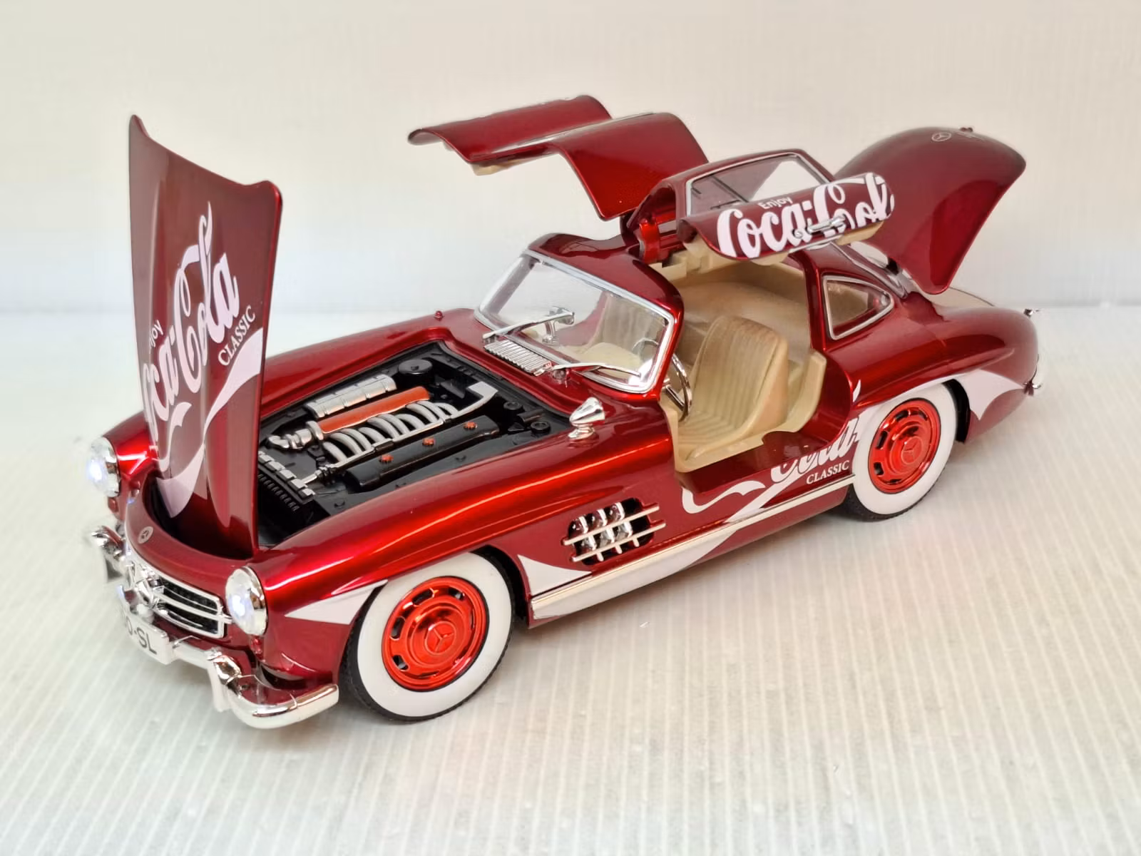 Modellbil Coca-Cola Mercedes-Benz 300 SL - Skala 1:24