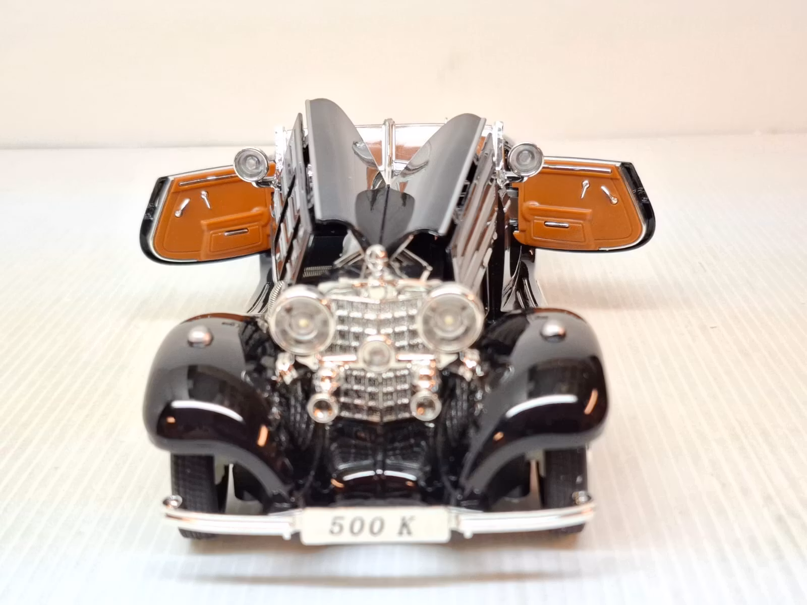 Modellbil Mercedes-Benz 500K Roadster 1936 - Skala 1:24