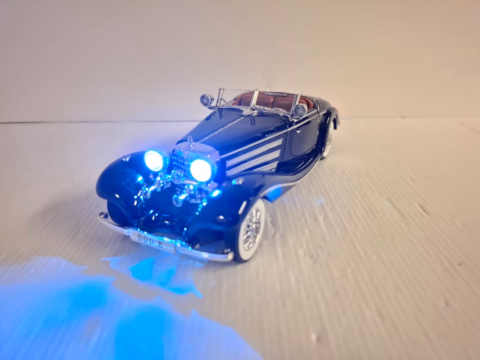 Modellbil Mercedes-Benz 500K Roadster 1936 - Skala 1:24