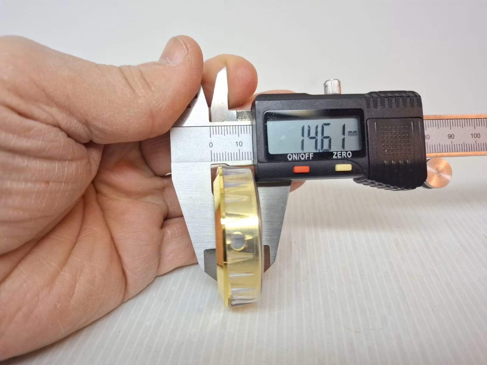 Humidortillbehör 3 delar: Hygrometer + Fuktare (2 st)