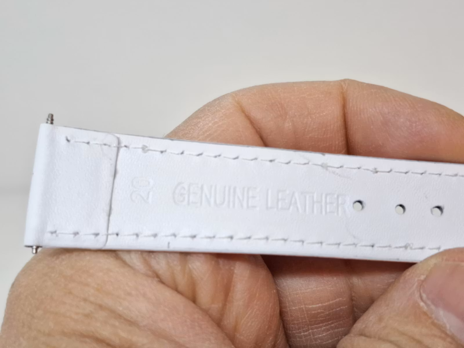 Armband VIT KALVSKINN (20 mm)