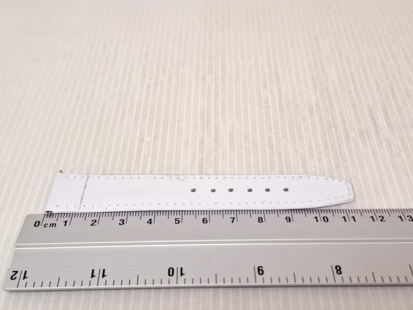 Armband VIT KALVSKINN (20 mm)
