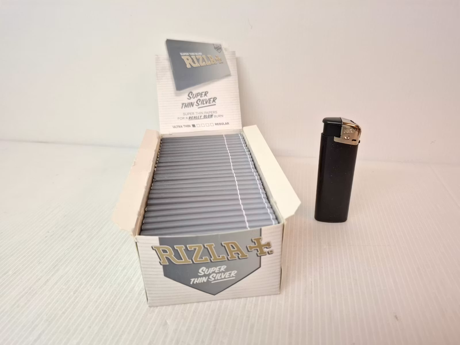 DISPLAY: Rizla Silver Mini Dubbel (cigarettpapper)