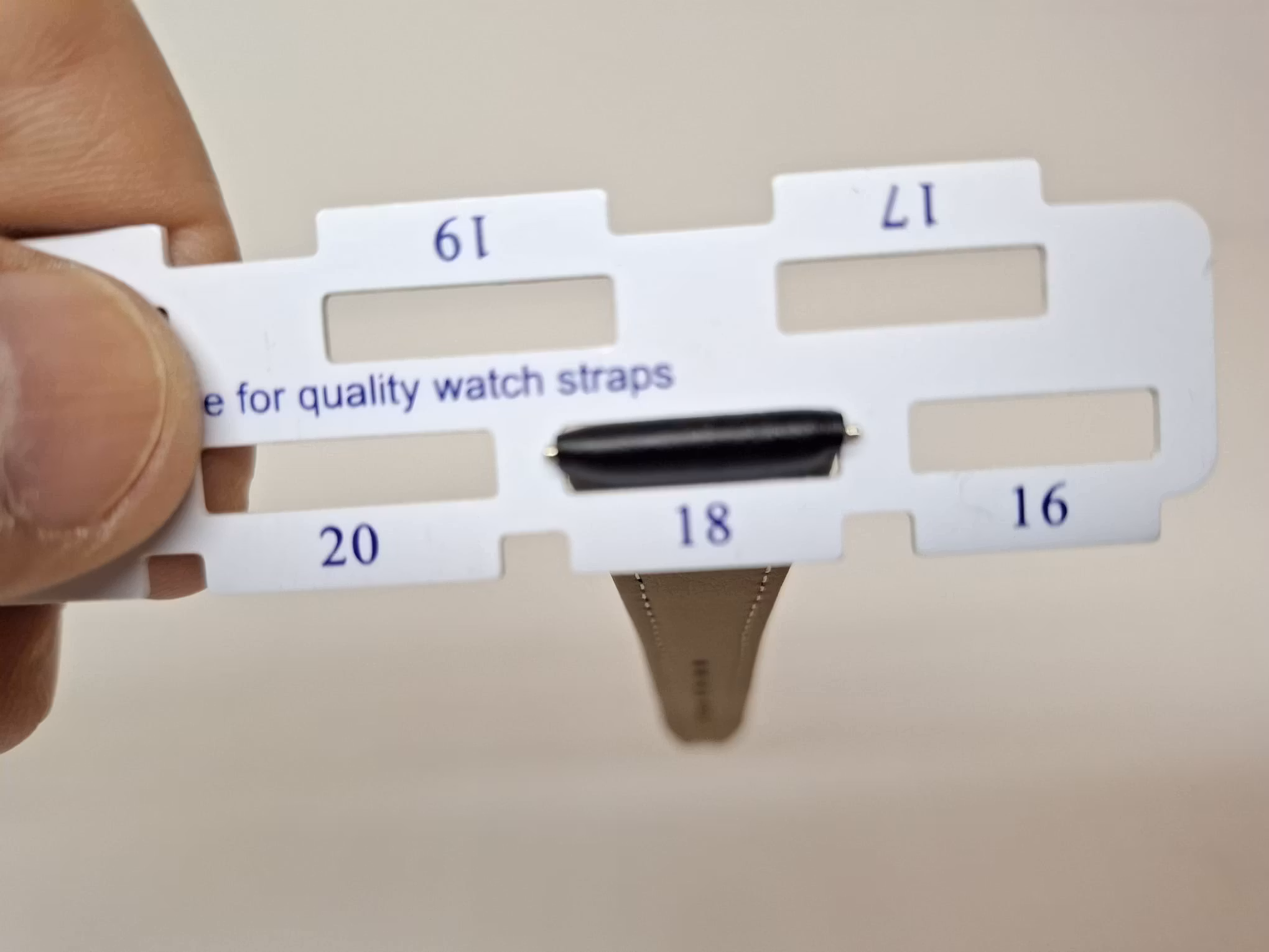 Armband SVART SLIM (18 mm)